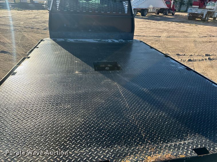 image for item MV9230 2020 Chevrolet  Silverado 5500HD Crew Cab flatbed truck