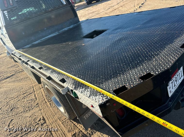 image for item MV9230 2020 Chevrolet  Silverado 5500HD Crew Cab flatbed truck