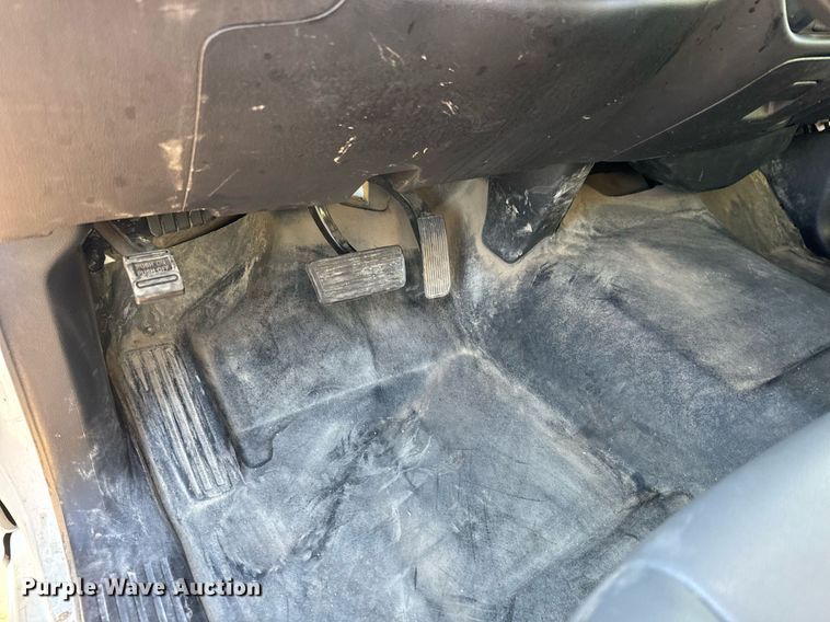 image for item MV9230 2020 Chevrolet  Silverado 5500HD Crew Cab flatbed truck