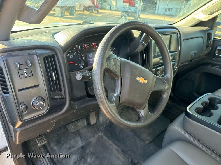 image for item MV9230 2020 Chevrolet  Silverado 5500HD Crew Cab flatbed truck