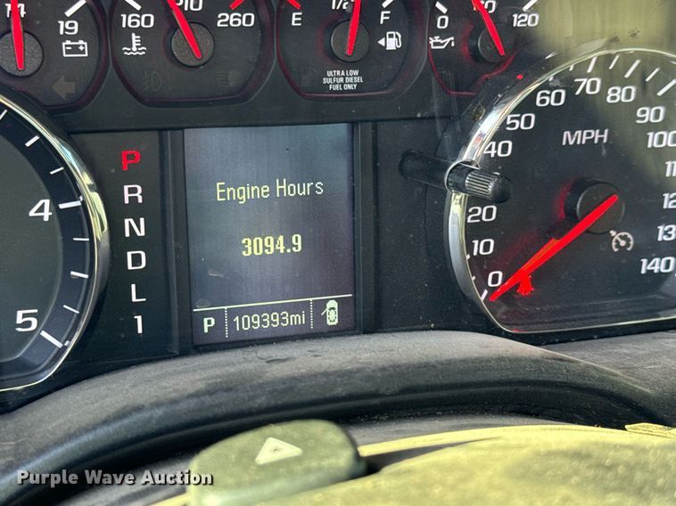 image for item MV9230 2020 Chevrolet  Silverado 5500HD Crew Cab flatbed truck