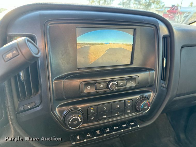 image for item MV9230 2020 Chevrolet  Silverado 5500HD Crew Cab flatbed truck