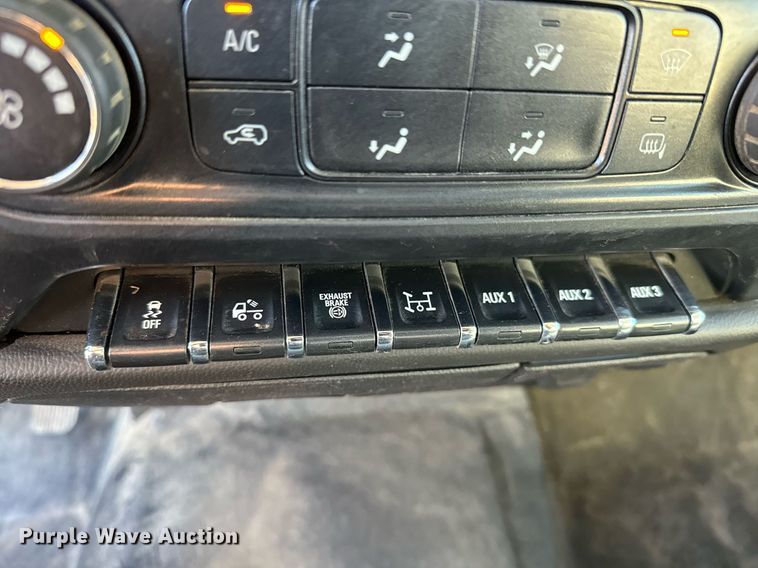 image for item MV9230 2020 Chevrolet  Silverado 5500HD Crew Cab flatbed truck