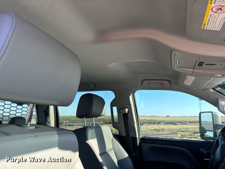 image for item MV9230 2020 Chevrolet  Silverado 5500HD Crew Cab flatbed truck