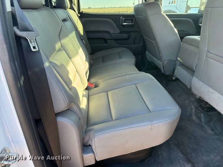 image for item MV9230 2020 Chevrolet  Silverado 5500HD Crew Cab flatbed truck