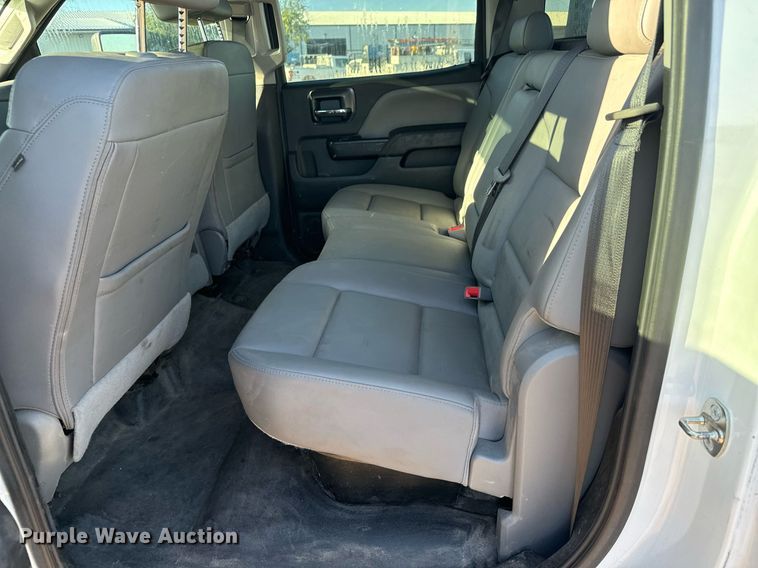 image for item MV9230 2020 Chevrolet  Silverado 5500HD Crew Cab flatbed truck