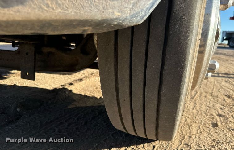 image for item MV9230 2020 Chevrolet  Silverado 5500HD Crew Cab flatbed truck