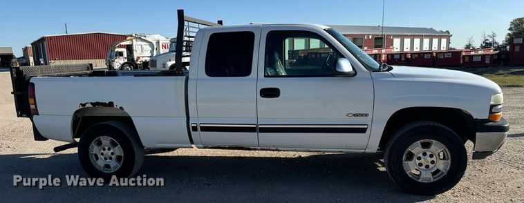 image for item MV9258 2000 Chevrolet  Silverado 1500  Ext. Cab pickup truck