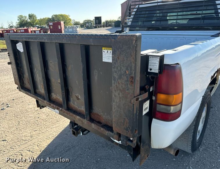 image for item MV9258 2000 Chevrolet  Silverado 1500  Ext. Cab pickup truck