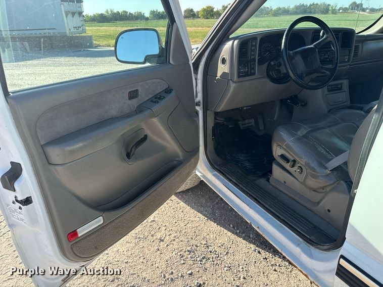 image for item MV9258 2000 Chevrolet  Silverado 1500  Ext. Cab pickup truck