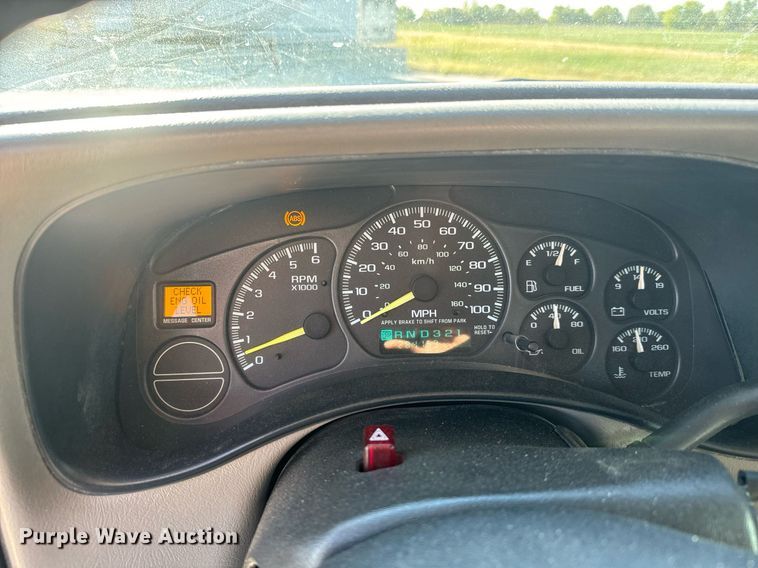 image for item MV9258 2000 Chevrolet  Silverado 1500  Ext. Cab pickup truck