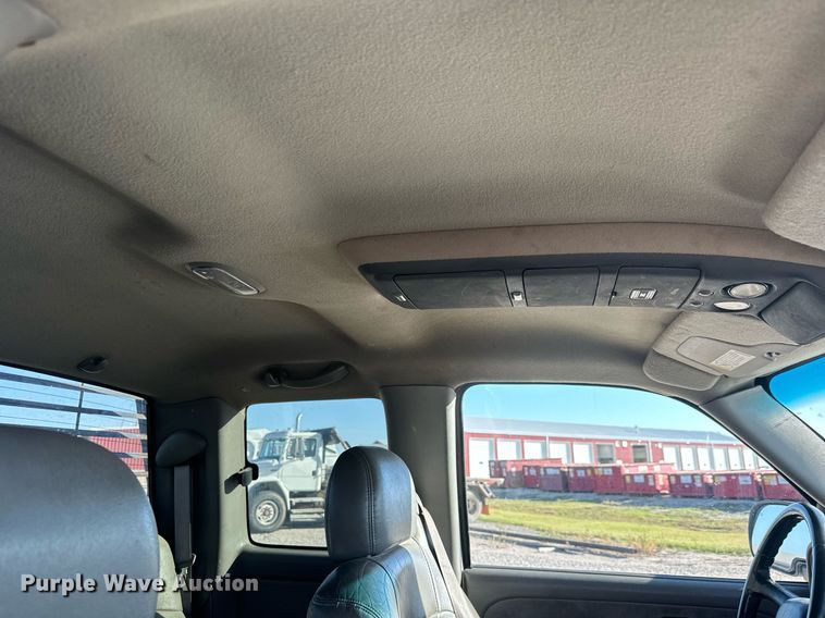 image for item MV9258 2000 Chevrolet  Silverado 1500  Ext. Cab pickup truck