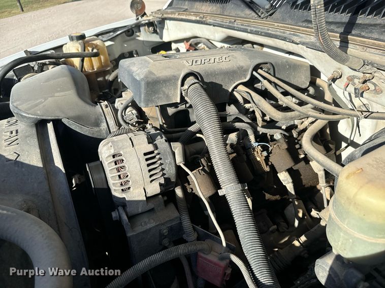 image for item MV9258 2000 Chevrolet  Silverado 1500  Ext. Cab pickup truck