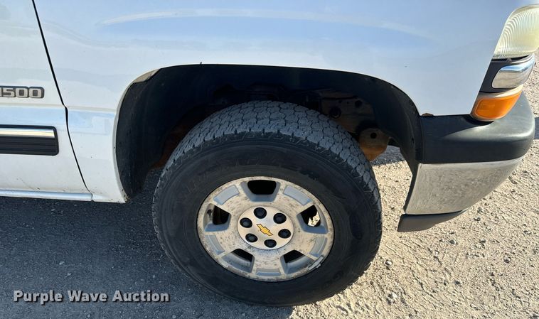 image for item MV9258 2000 Chevrolet  Silverado 1500  Ext. Cab pickup truck