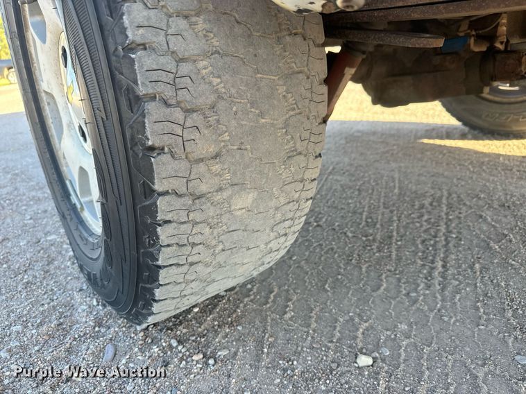 image for item MV9258 2000 Chevrolet  Silverado 1500  Ext. Cab pickup truck