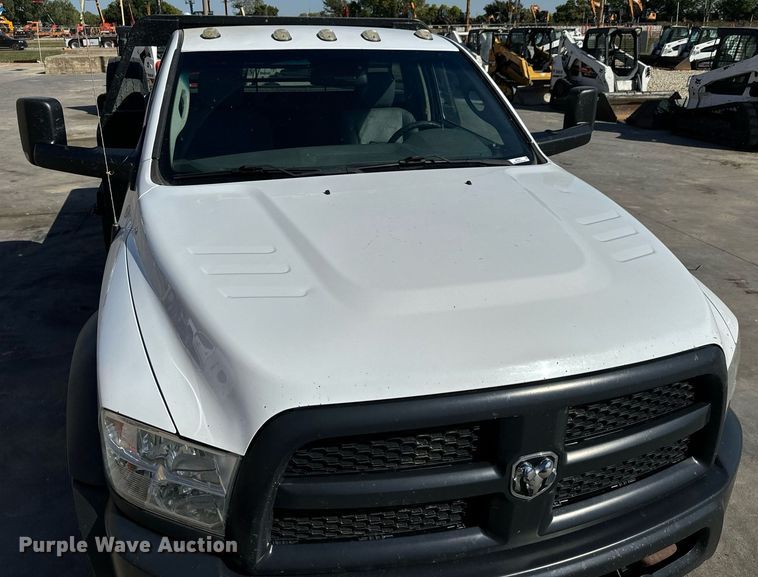 image for item MV9271 2017 Dodge  Ram 5500HD flatbed truck