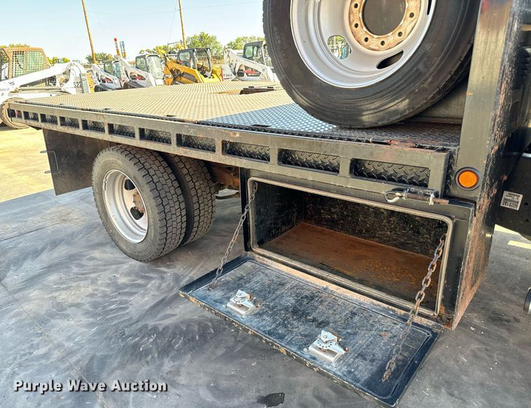 image for item MV9271 2017 Dodge  Ram 5500HD flatbed truck