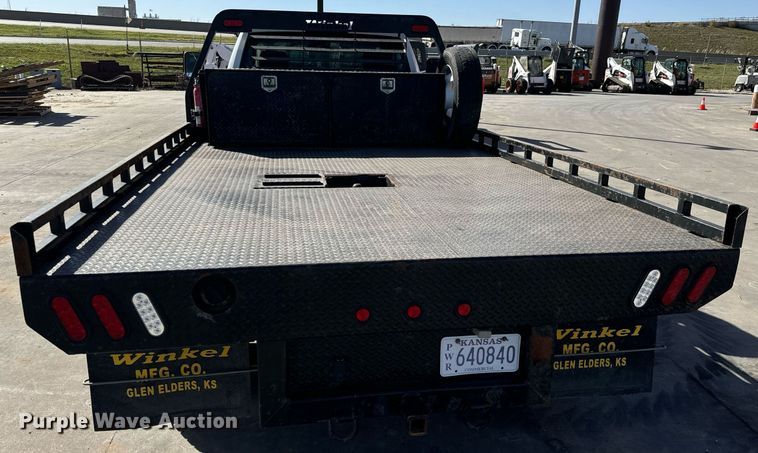image for item MV9271 2017 Dodge  Ram 5500HD flatbed truck