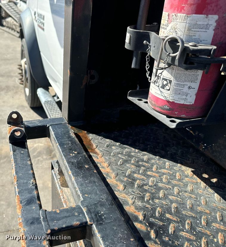 image for item MV9271 2017 Dodge  Ram 5500HD flatbed truck