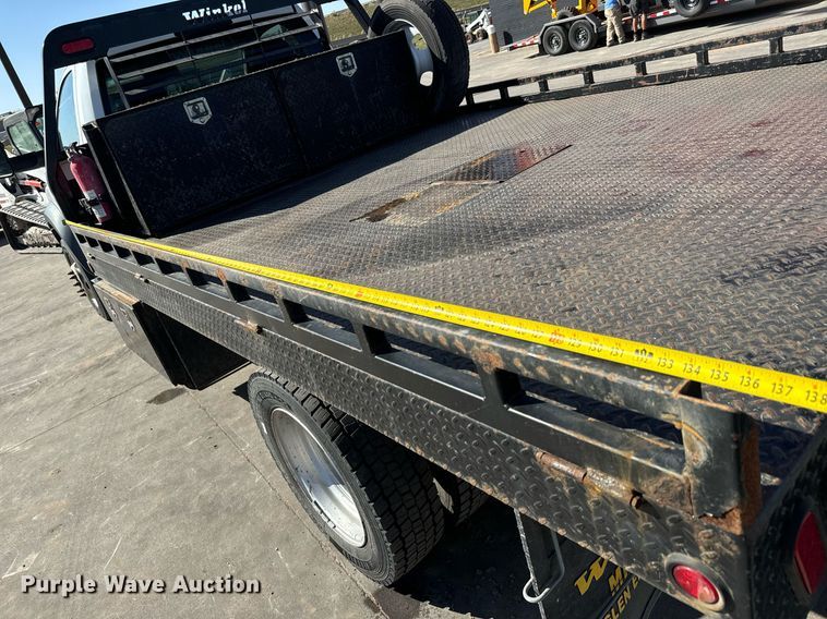 image for item MV9271 2017 Dodge  Ram 5500HD flatbed truck