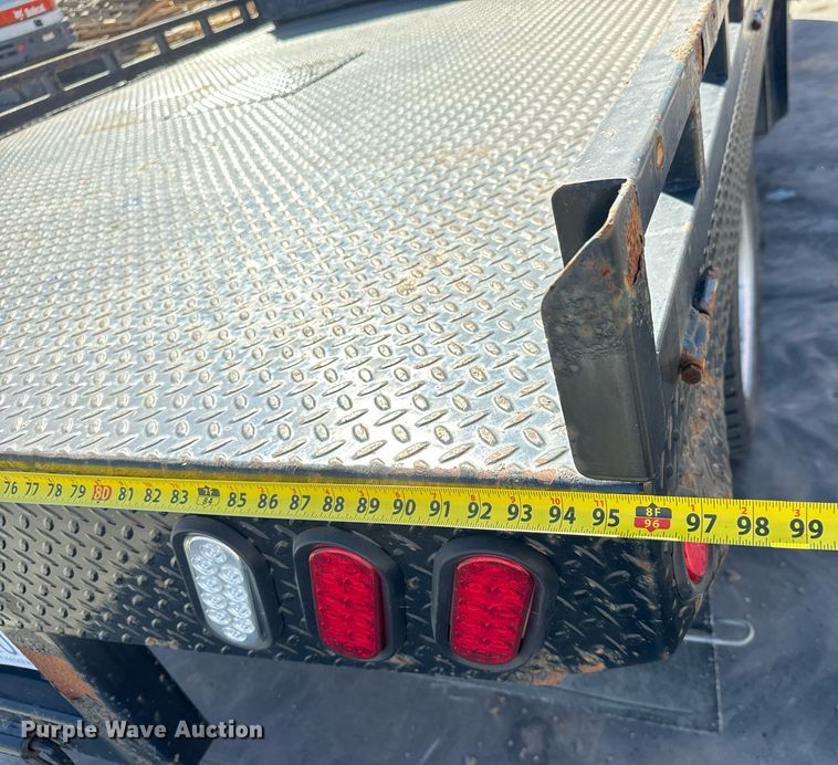 image for item MV9271 2017 Dodge  Ram 5500HD flatbed truck