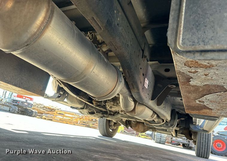 image for item MV9271 2017 Dodge  Ram 5500HD flatbed truck