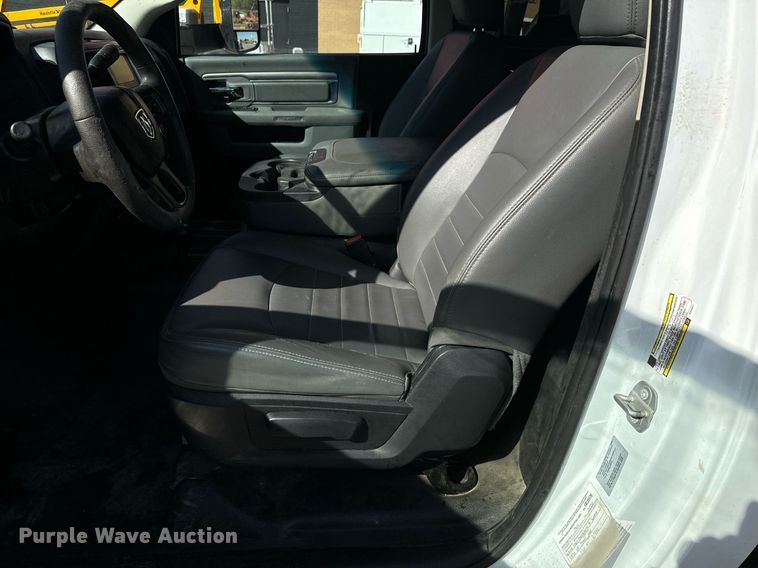 image for item MV9271 2017 Dodge  Ram 5500HD flatbed truck