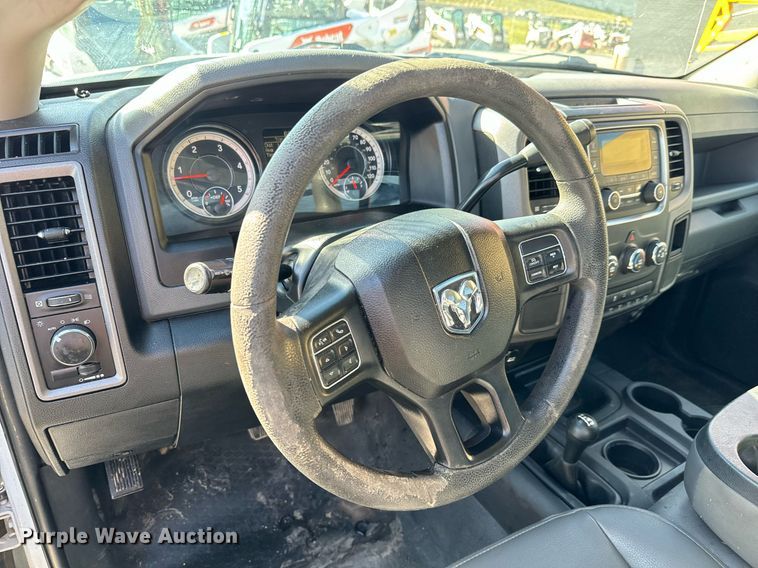 image for item MV9271 2017 Dodge  Ram 5500HD flatbed truck