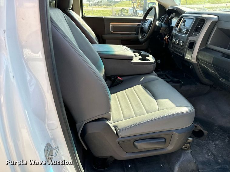 image for item MV9271 2017 Dodge  Ram 5500HD flatbed truck