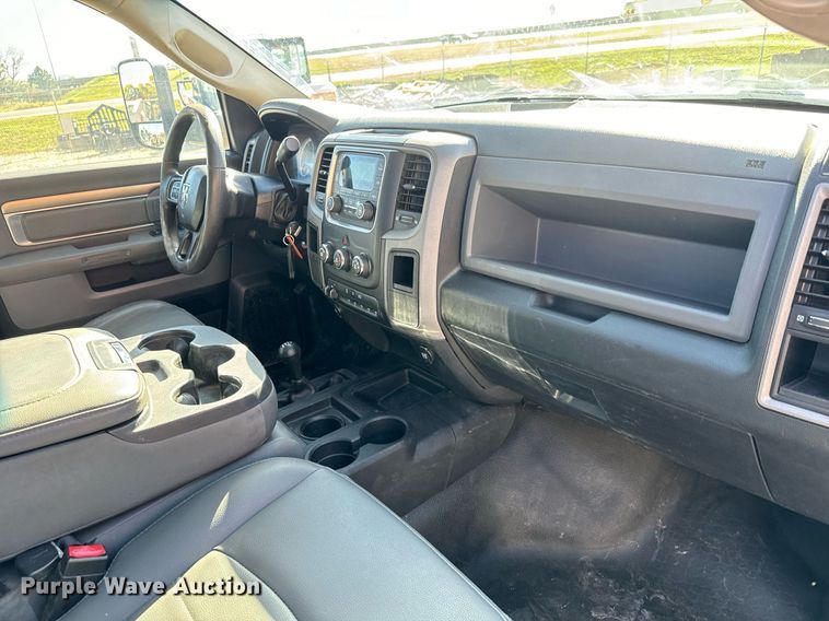 image for item MV9271 2017 Dodge  Ram 5500HD flatbed truck