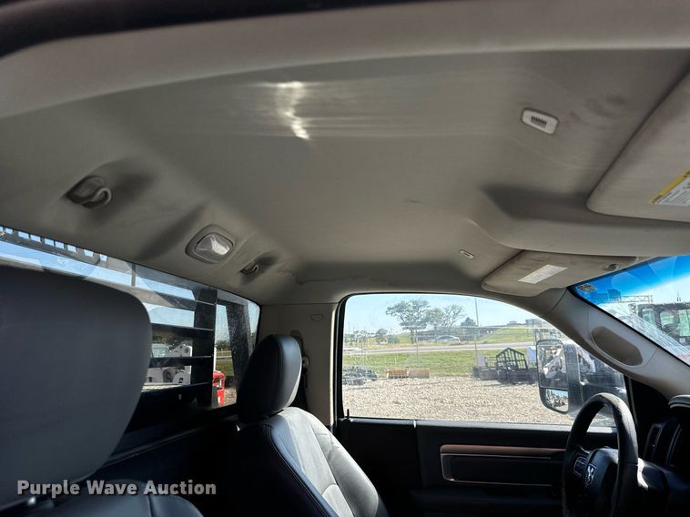 image for item MV9271 2017 Dodge  Ram 5500HD flatbed truck