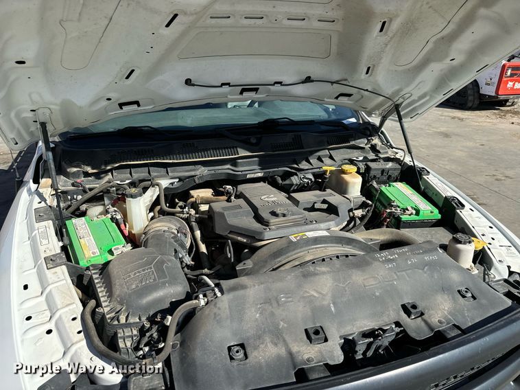 image for item MV9271 2017 Dodge  Ram 5500HD flatbed truck