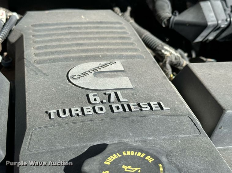 image for item MV9271 2017 Dodge  Ram 5500HD flatbed truck