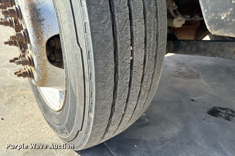 image for item MV9271 2017 Dodge  Ram 5500HD flatbed truck