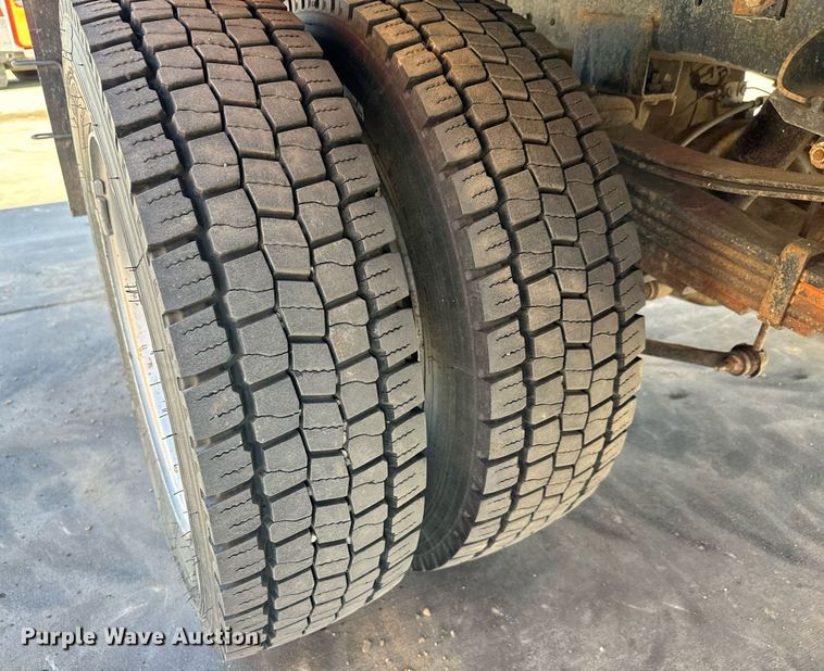 image for item MV9271 2017 Dodge  Ram 5500HD flatbed truck