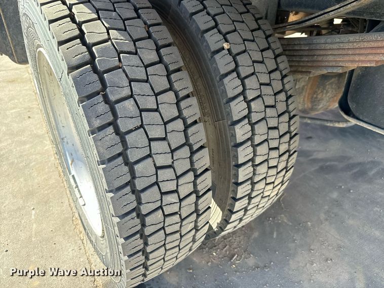 image for item MV9271 2017 Dodge  Ram 5500HD flatbed truck