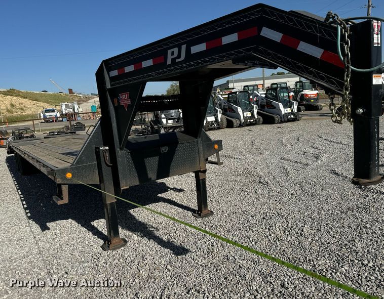 image for item MV9272 2021 PJ LD322 equipment trailer