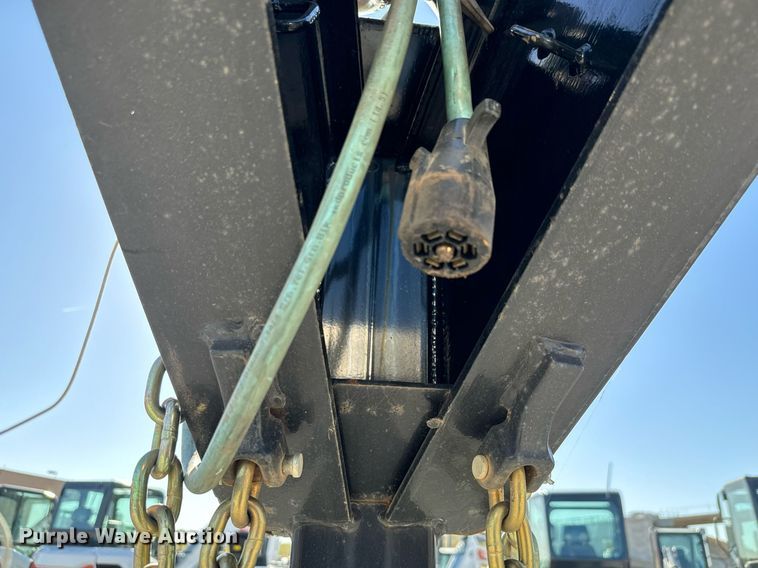 image for item MV9272 2021 PJ LD322 equipment trailer