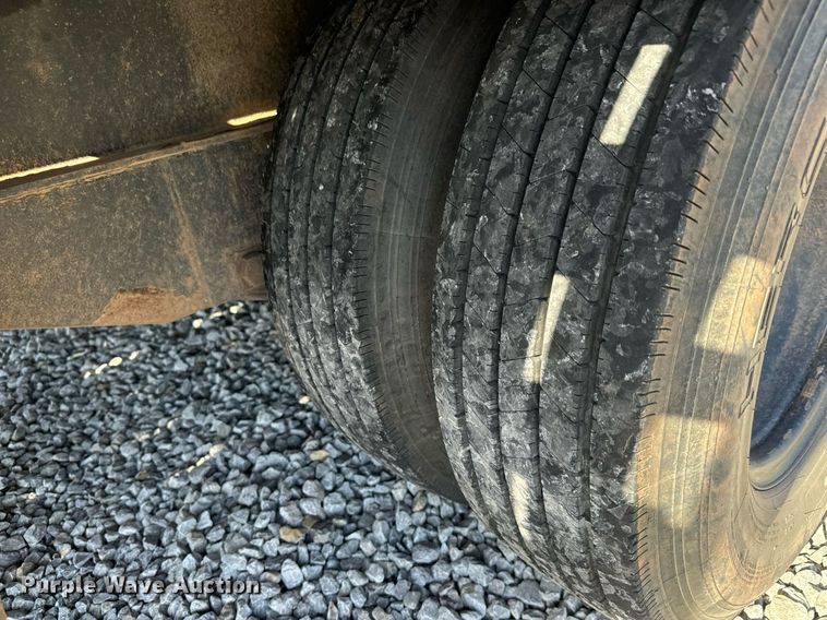 image for item MV9272 2021 PJ LD322 equipment trailer