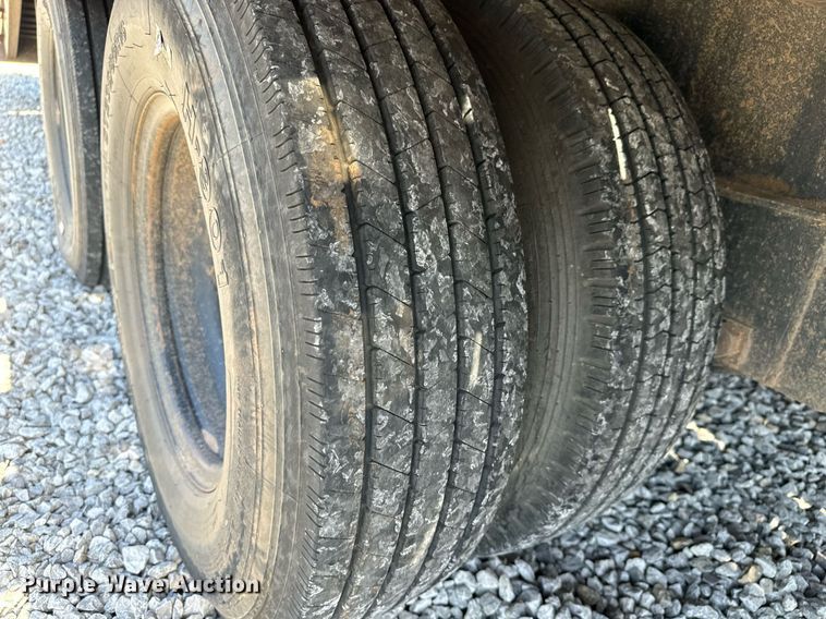 image for item MV9272 2021 PJ LD322 equipment trailer