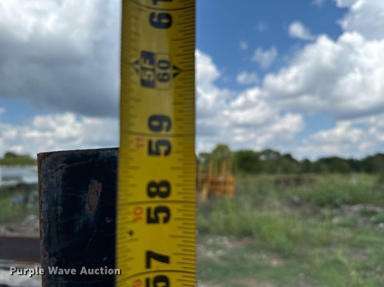 image for item NQ9658 2013 Texas Braggs utility trailer