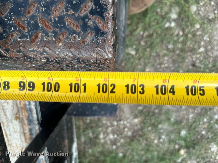 image for item NQ9658 2013 Texas Braggs utility trailer