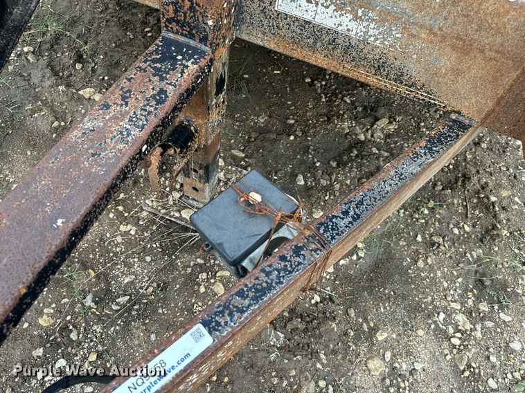 image for item NQ9658 2013 Texas Braggs utility trailer