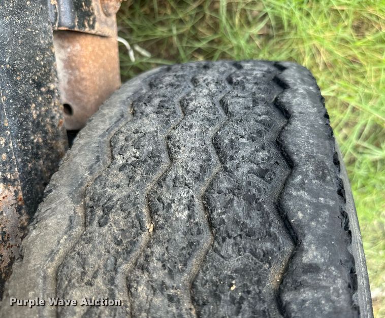 image for item NQ9658 2013 Texas Braggs utility trailer