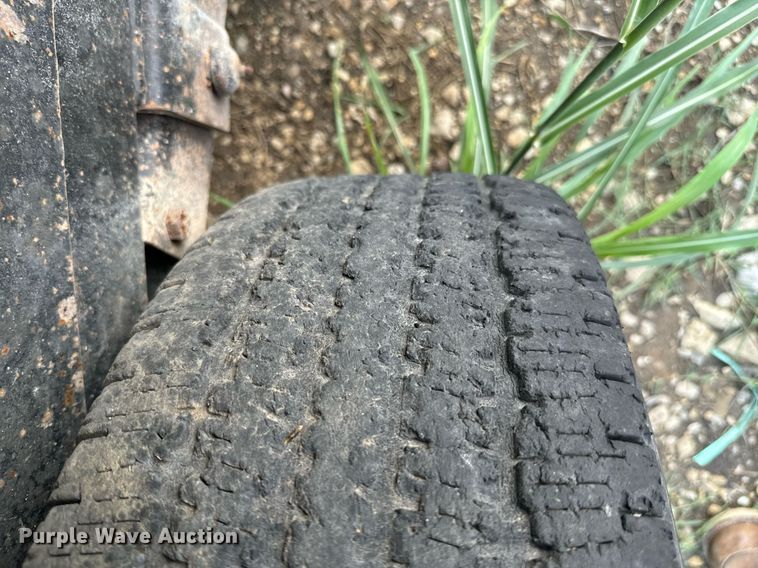 image for item NQ9658 2013 Texas Braggs utility trailer