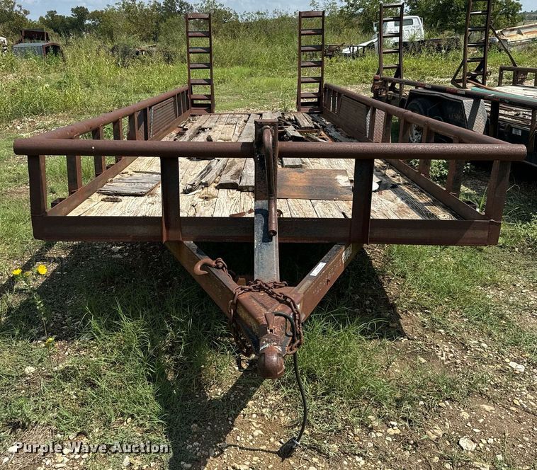 image for item NQ9659 2005 Texas Bragg utility trailer