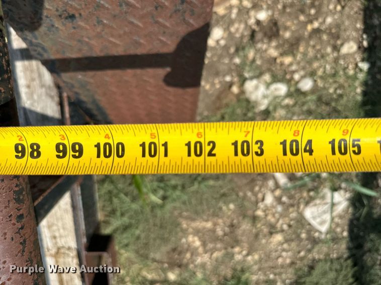 image for item NQ9659 2005 Texas Bragg utility trailer