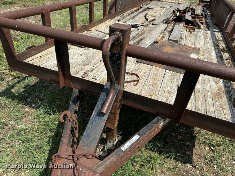 image for item NQ9659 2005 Texas Bragg utility trailer