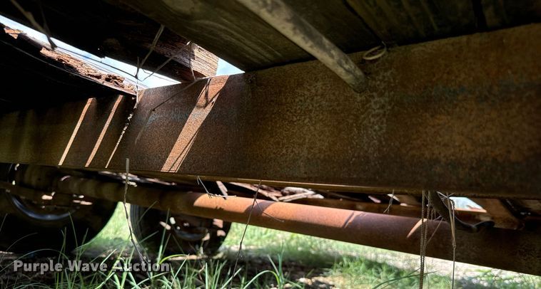 image for item NQ9659 2005 Texas Bragg utility trailer