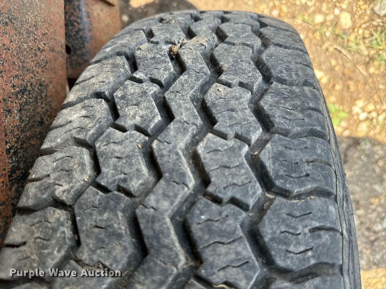 image for item NQ9659 2005 Texas Bragg utility trailer